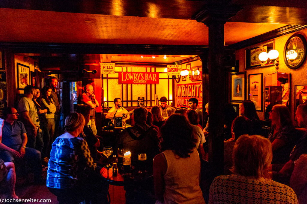 Lowry's Bar